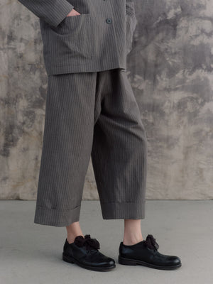 
                  
                    Grey Striped Cuffed Hems Pants
                  
                