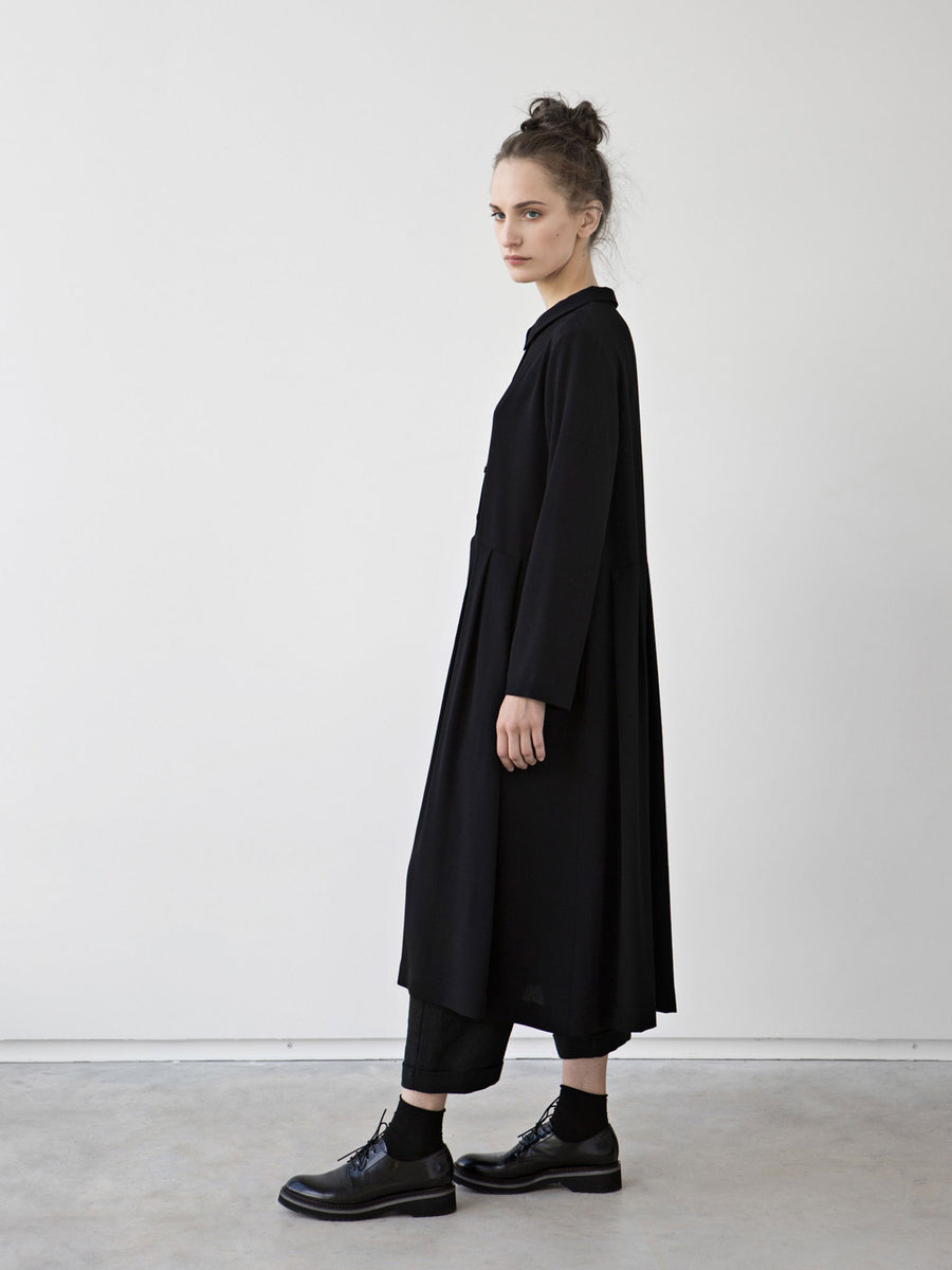 Black Silk Dress with Pleats and Collar – muku
