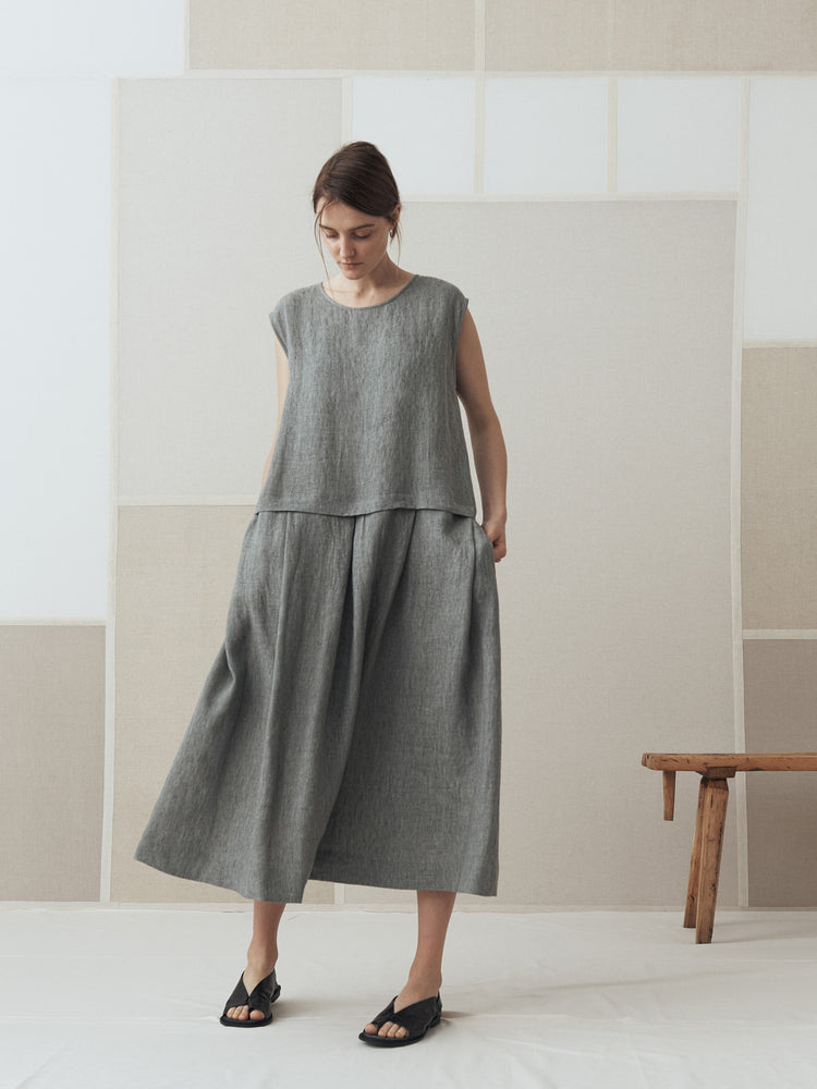 
                  
                    Pale Green Sleeveless Dress
                  
                
