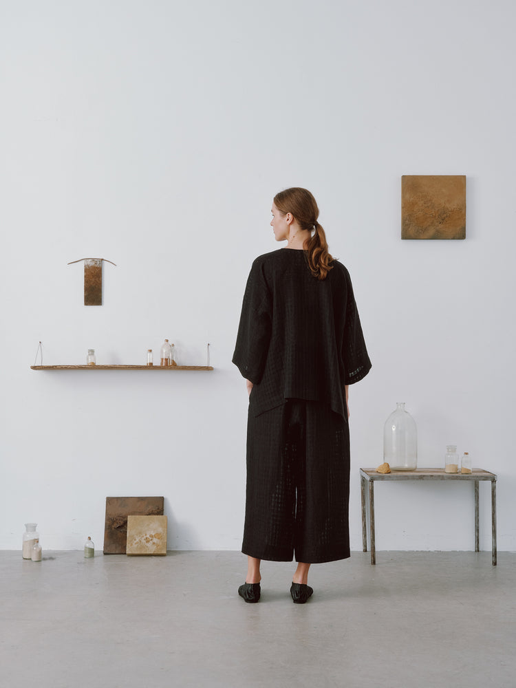
                  
                    Black Wide Sleeve Shirts
                  
                